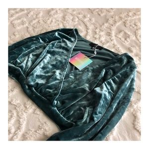 ✰ MISSGUIDED VELVET CROP TOP ✰